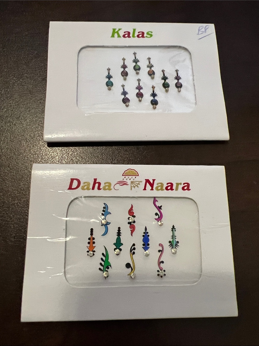 Daha Naara & Kalas Multicolor Decorative Bindis - Women Jewelry
